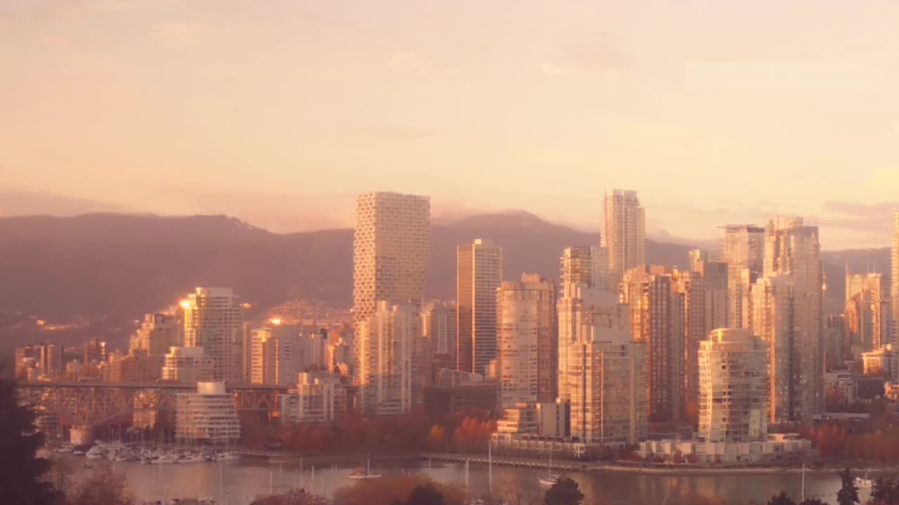 Beautiful Fall sunset in downtownVancouver11/5/2024🇨🇦