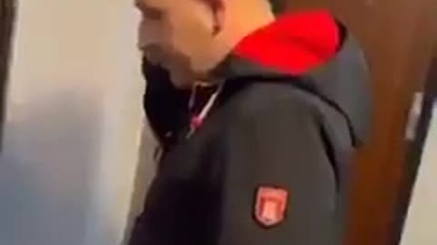 Be aware of the hand signal of domestic abuse in the neighbourhood