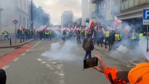 Farmers in Poland clash with Police during intense Protest