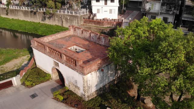 Fengshan County New City Dong Bian Men (Tongyimen) 鳳山縣新城 東便門(同儀門) 🇹🇼 (2019-02) {aerial}