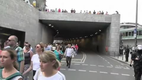 Germans Flood the Streets in Anti-Government Protest, Demanding Lifting of Sanctions Against Russia