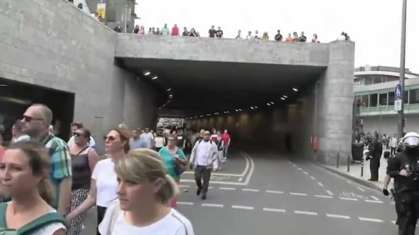 Germans Flood the Streets in Anti-Government Protest, Demanding Lifting of Sanctions Against Russia