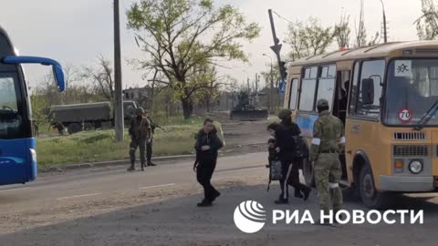 Ukraine War - A new group of civilians left the territory of Azovstal