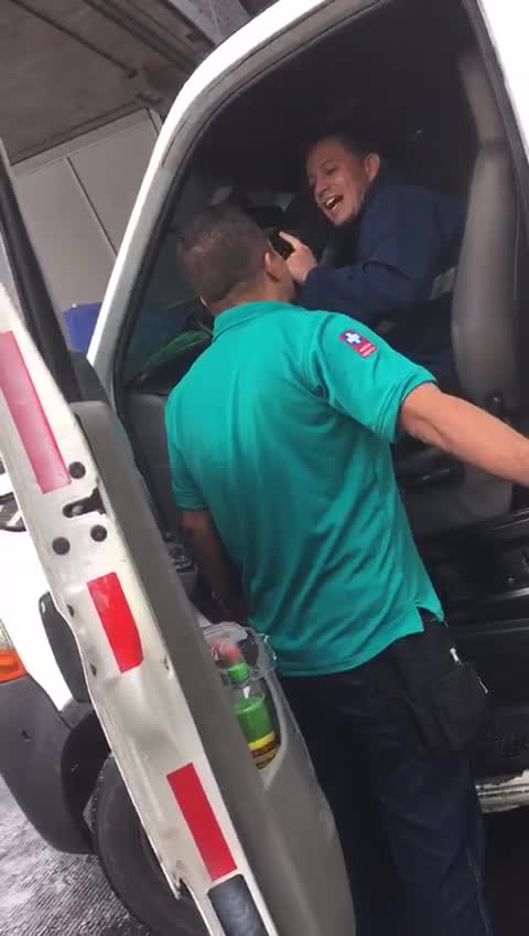 Pelea entre conductores de ambulancia en Bucaramanga
