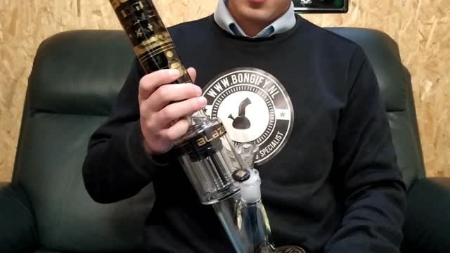 Blaze Glass 'Egypt' Bong (Review)