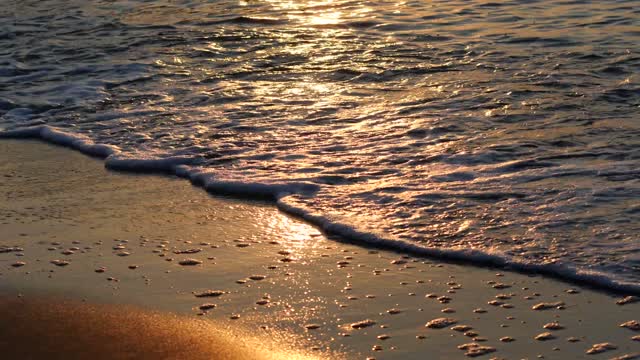 Sea Wave Golden Sands