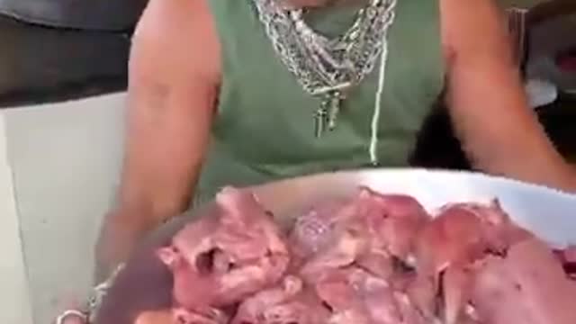 Kachcha chicken khane ka challenge