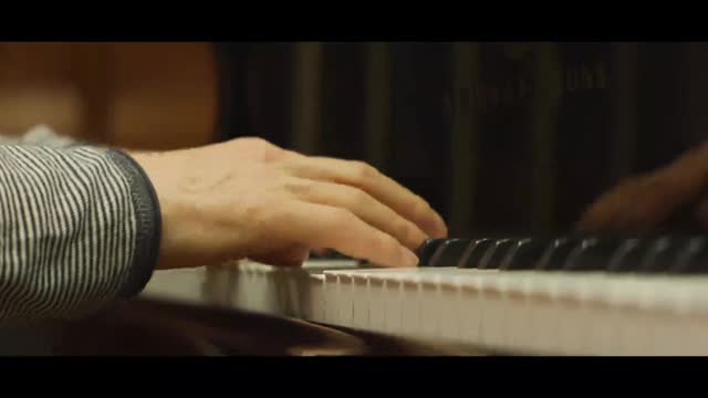 Playing the piano_batch