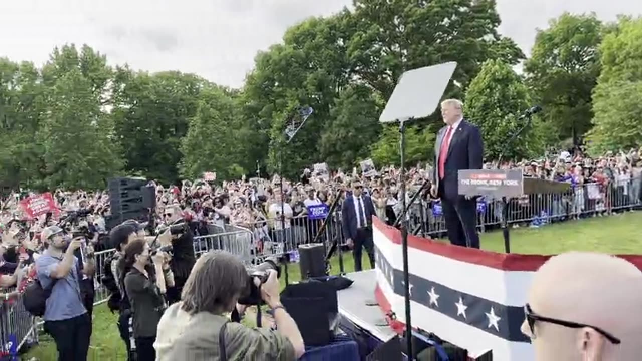 MAGA crowd