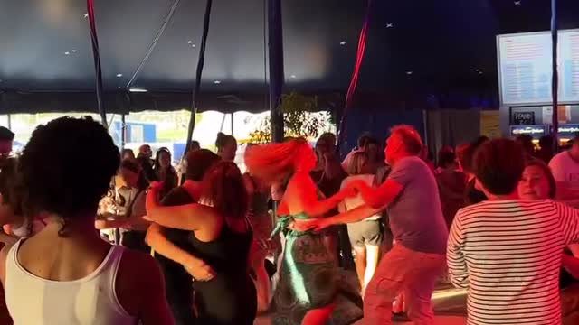 Beautiful couple dance💃