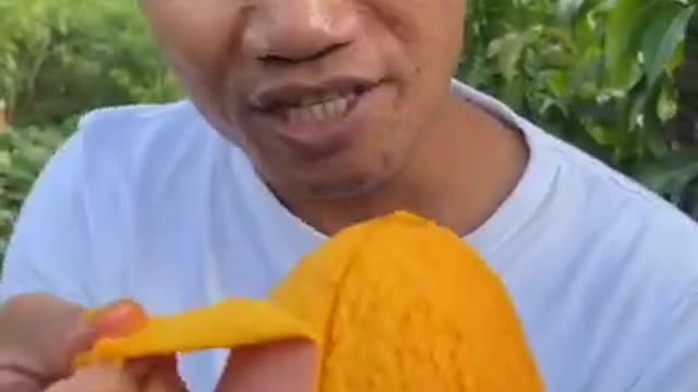 how to peel a mango- satisfying