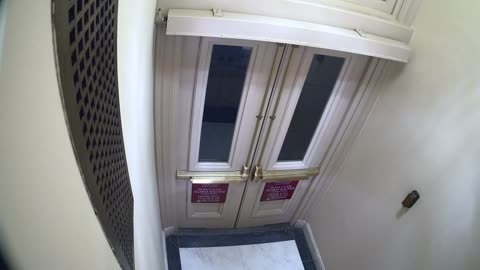 0151USCH01FireDoornearElevatorH6_2021-01-05_02h20min00s427ms.mp4