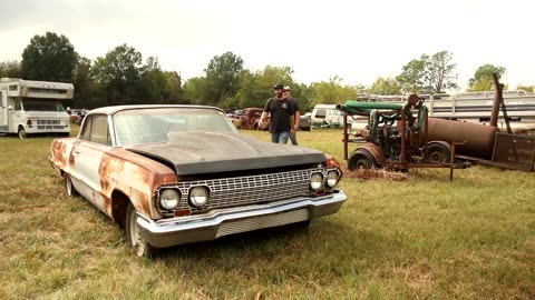 BIDDING WARS: Finding Hidden Gems Amongst Rat Infested Vehicle Auction | Turnin Rust