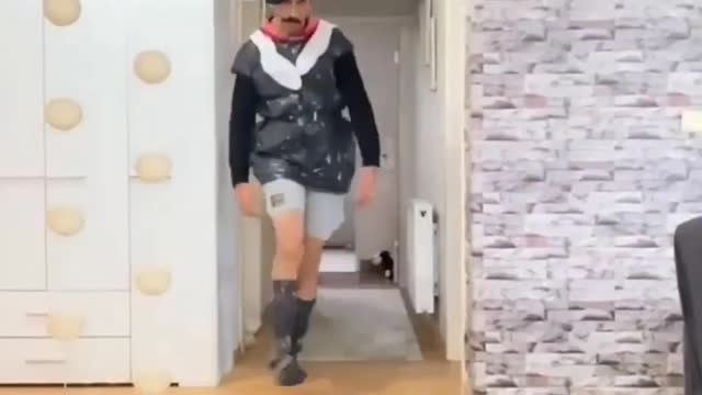 un desfile de modelo de otro universo 🤣!