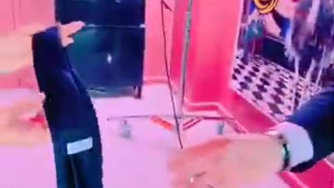 20181204 正在研究设计的郭战友领带是如何的特别