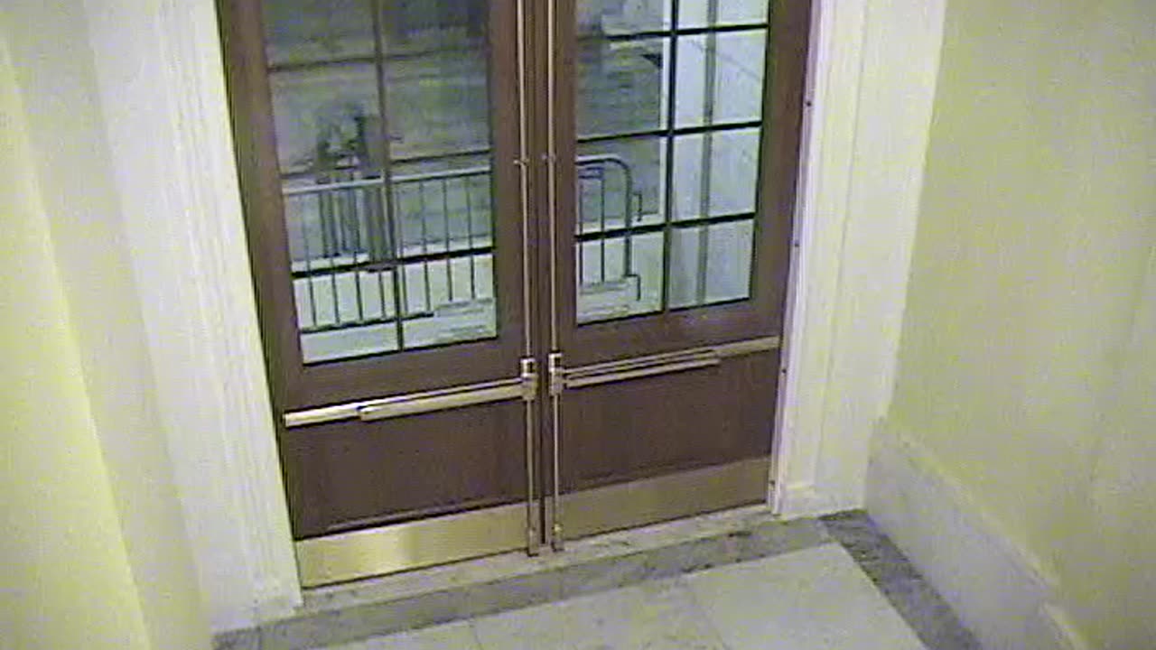 3443CHOB02CH12NRotundaExit_2021-01-06_00h40min00s723ms.mp4