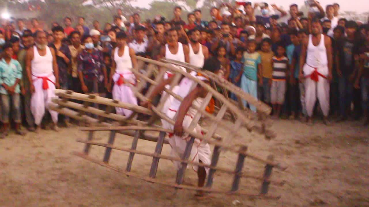 The traditional stick game of rural Bengal