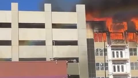 Massive fire at an apartment complex under construction in #Aurora, #Colorado.