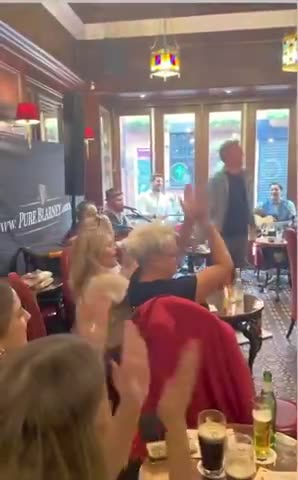 Night out in an Irish Pub.mp4