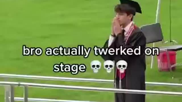 Funny video twerking guy fell off the stage