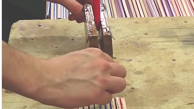 Colored pencils vase build