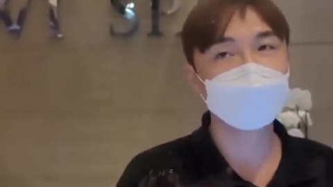 Woman denounces man who walks around naked.