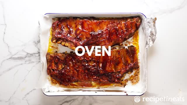 Oven Pork Ribs with sticky Barbecue Sauce!