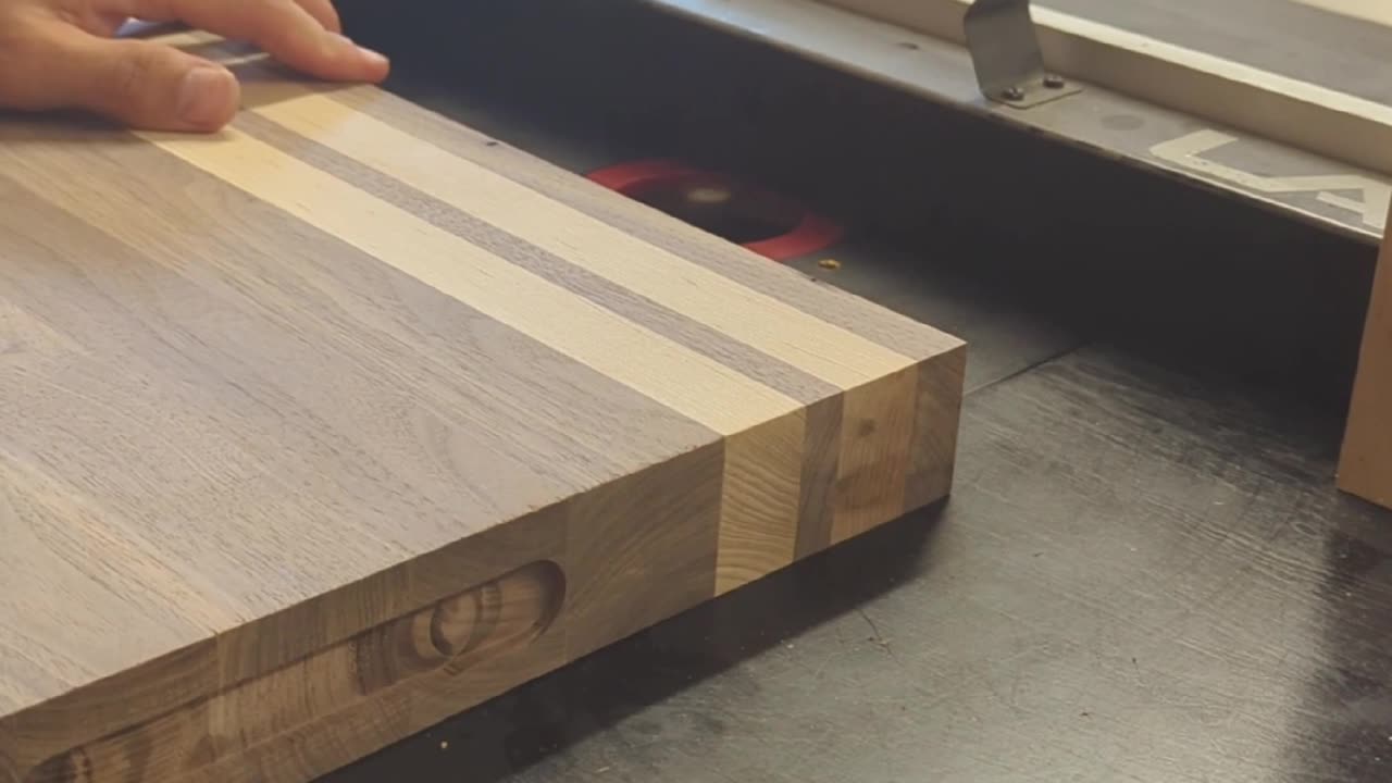 Cutting board handles