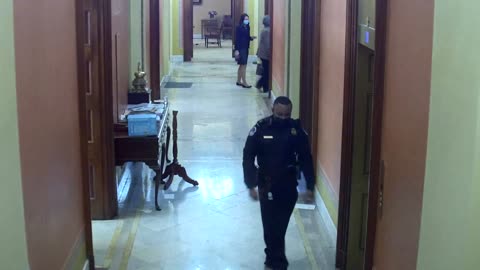 0263USCH02H227Hallway_2021-01-06_22h40min02s357ms.mp4