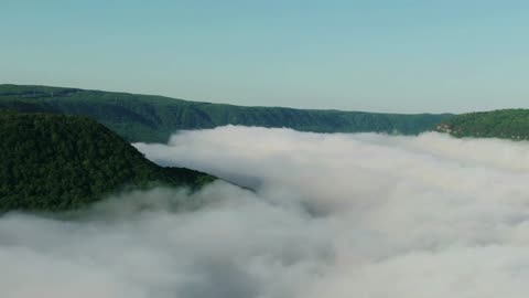 Drone captures Paradisus like footage from above the cloud