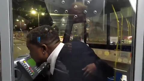 📍 Dublin An African bus driver assaulted a passenger after being caught