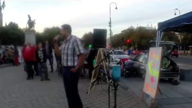 18. Friedensmahnwache vor der Parlament in Wien 2014