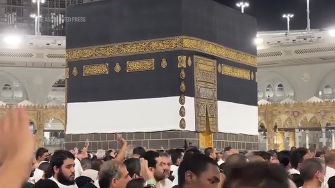 Muslim pilgrims cast first stones at pillar of Satan during Hajj