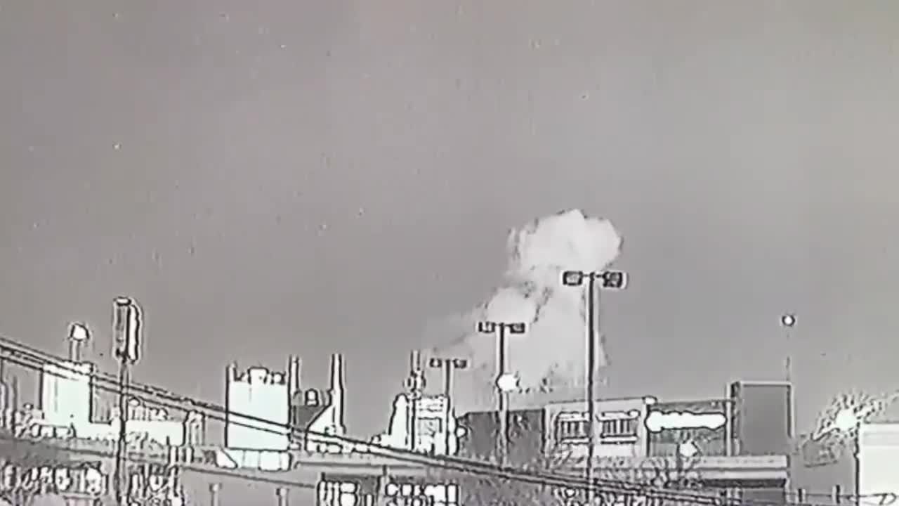 Missile strike hits buildings in Nashville