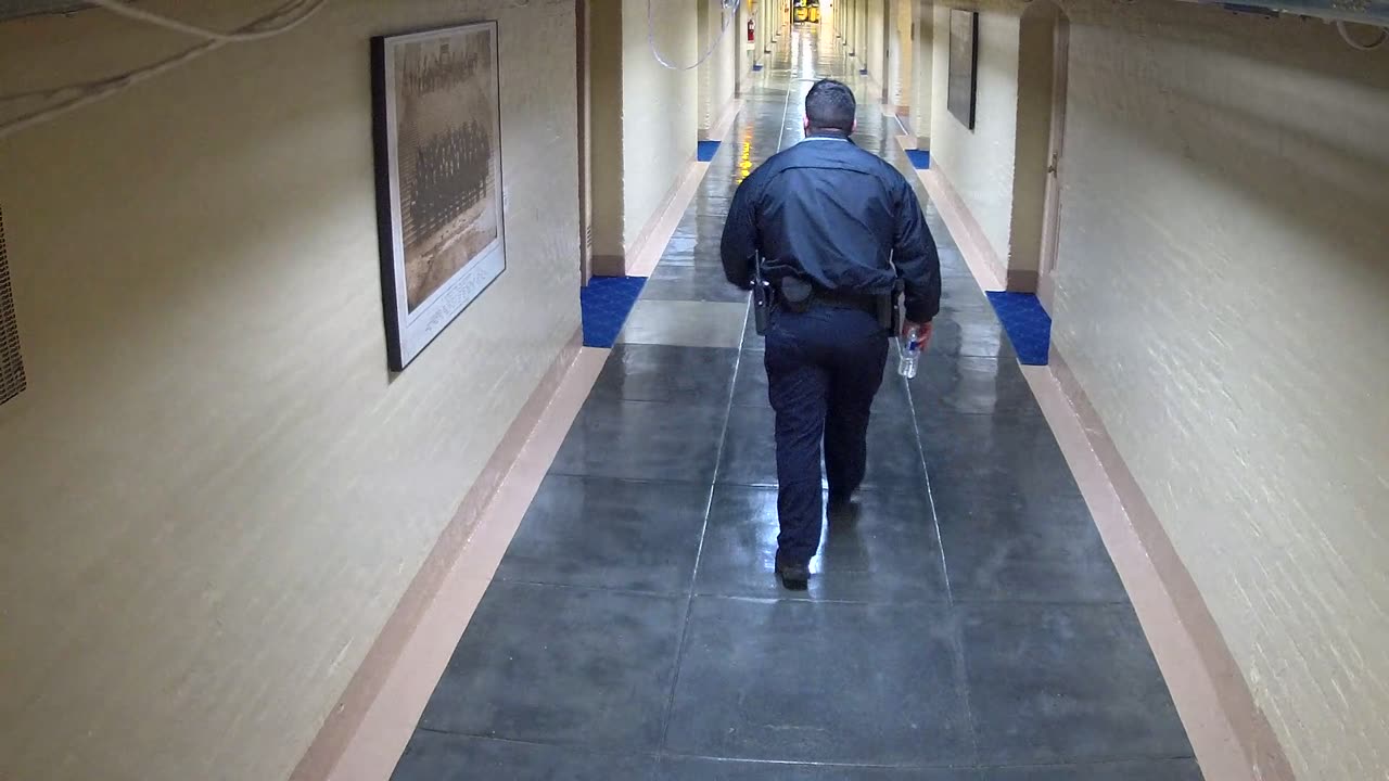 Camera0007USCSBAST52Hallway_2021-01-06_Starting_at_15h40min02s977ms.mp4