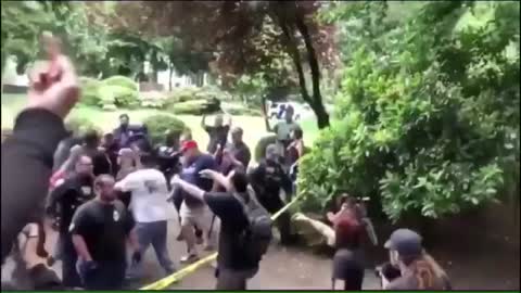 Mayhem Ensues In Portland Oregon As Left And Right Battle While Police Stand Down