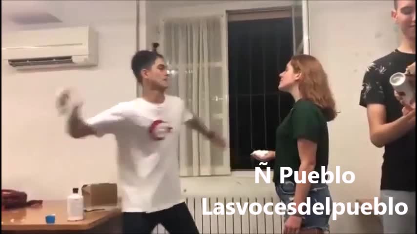 El agresor de la chica de la Complutense llevaba la «Media Luna» árabe en su camiseta.