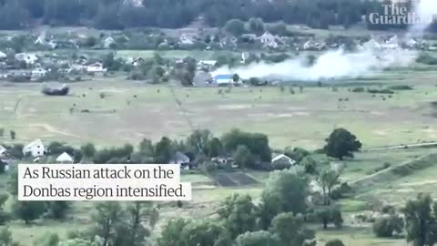 Video appears to show series of explosions as Russian attacks intensify in Donba