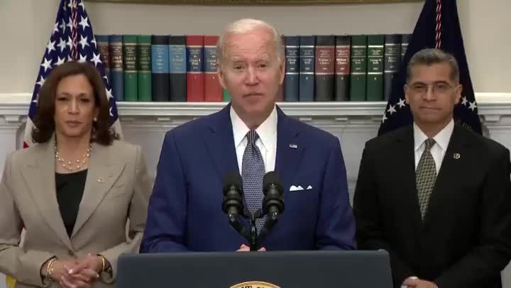 Biden reads a teleprompter cue like Ron Burgundy