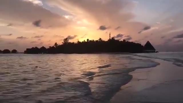 Listen to the waves, blow the wind