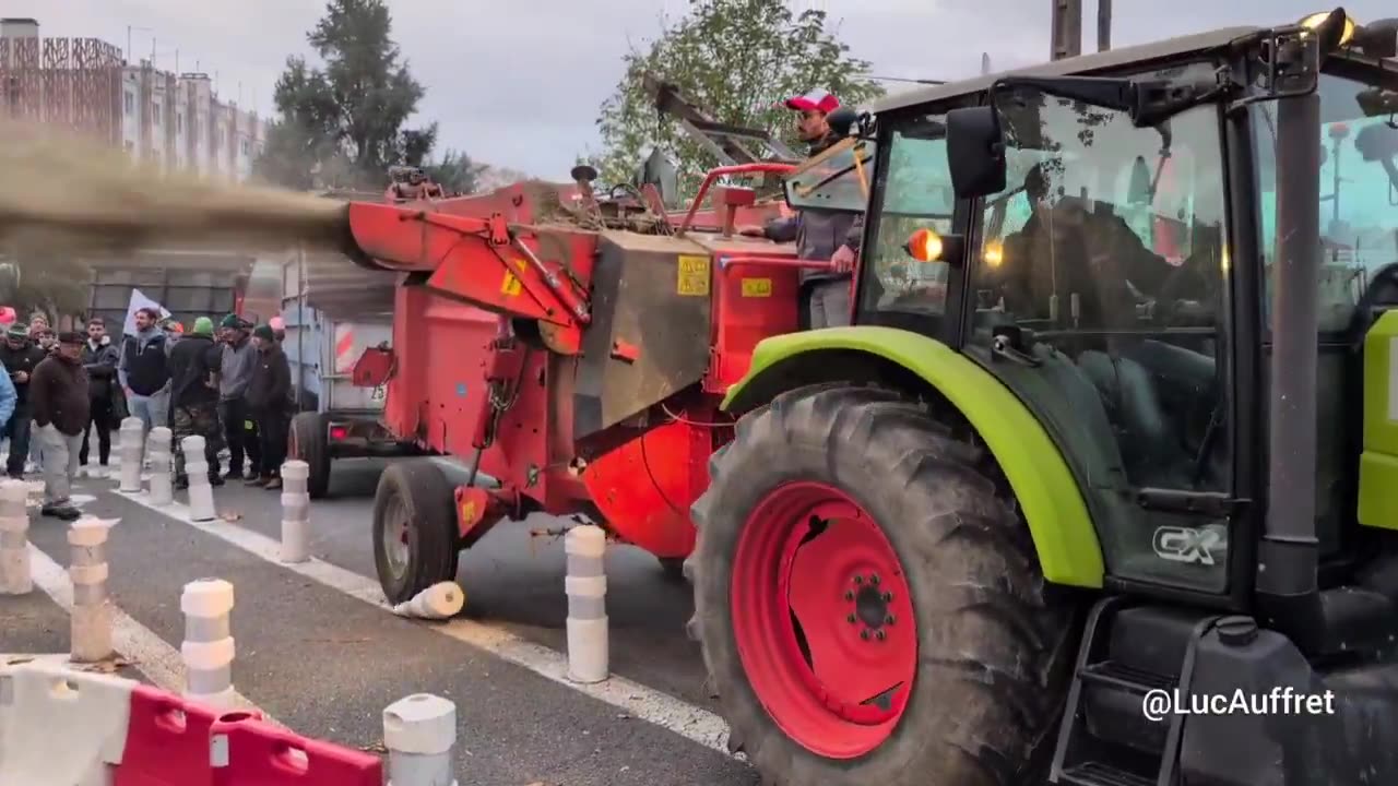 THEY ARE BACK French farmers are dumping garbage at government buildings