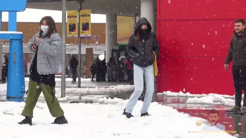 First prank in snow🌨 - people was so down to do that😲