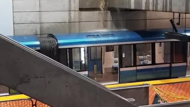 A Water Pipe Broke In Lionel-Groulx Metro & Caused A 'Waterfall' (VIDEO)