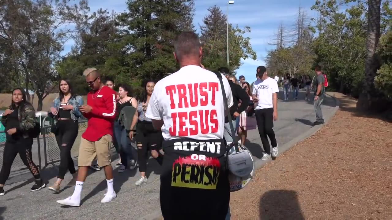 G-Eazy concert fans need Jesus.