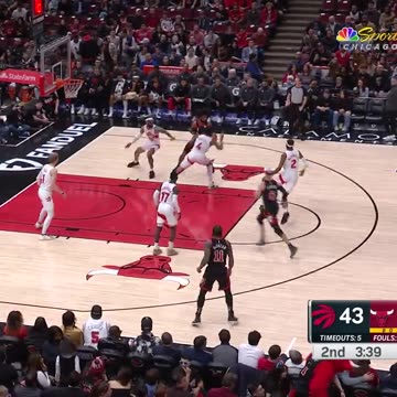 NBA - Coby White with a dime to Alex Caruso 👀 Raptors-Bulls