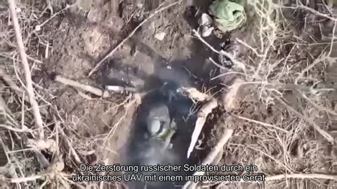 Die Zerstörung russischer Soldaten durch ein ukrainisches UAV mit einem improvisierten Munitionsabw