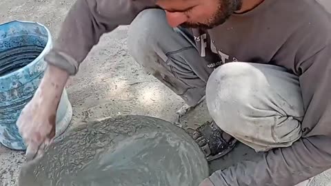 Crafting a Round Concrete Pillar - Creative Cement Project