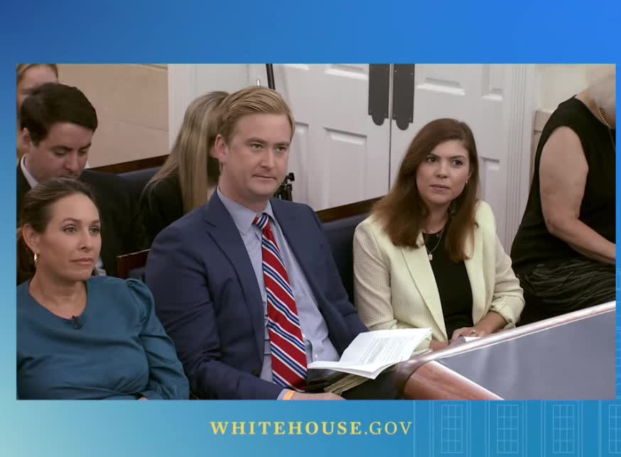 White House press secretary struggles with question about border