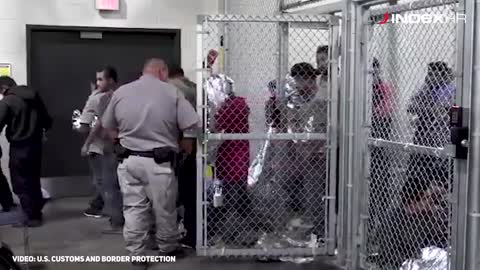 Šokantne snimke iz Amerike: Djeca odvojena od roditelja plaču u kavezima