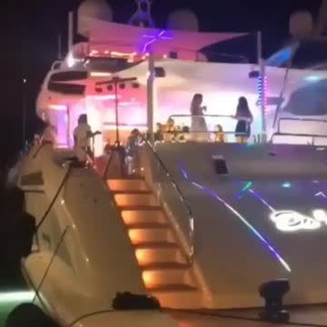 yacht party